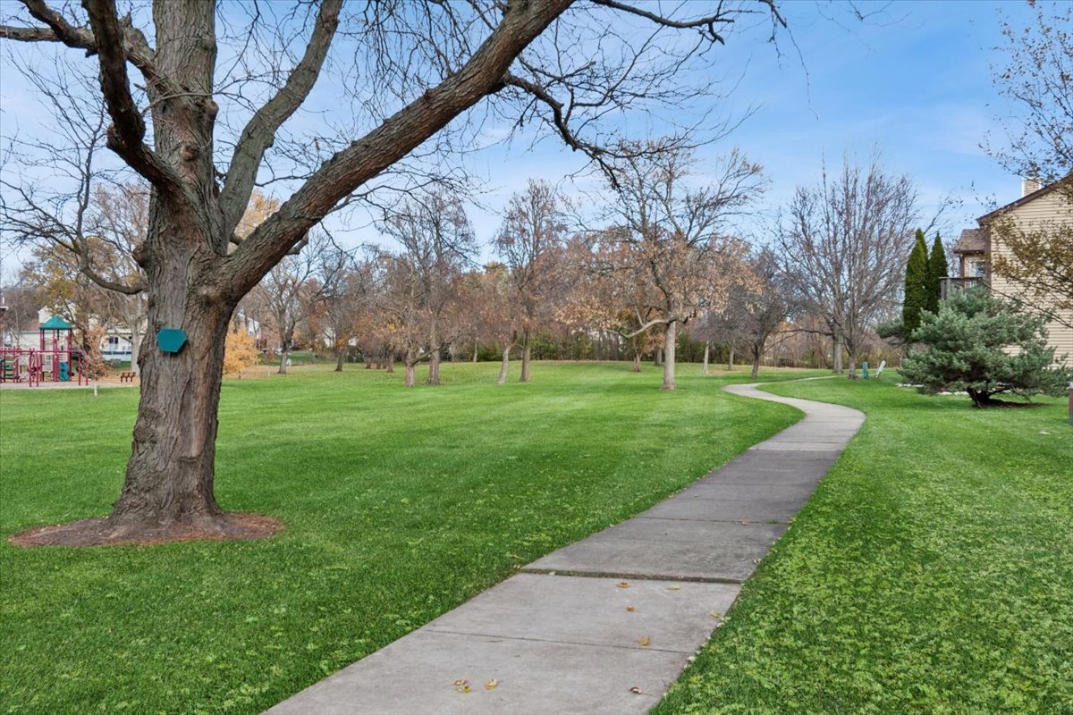 2337 Worthing Drive #102A, Naperville, IL 60565