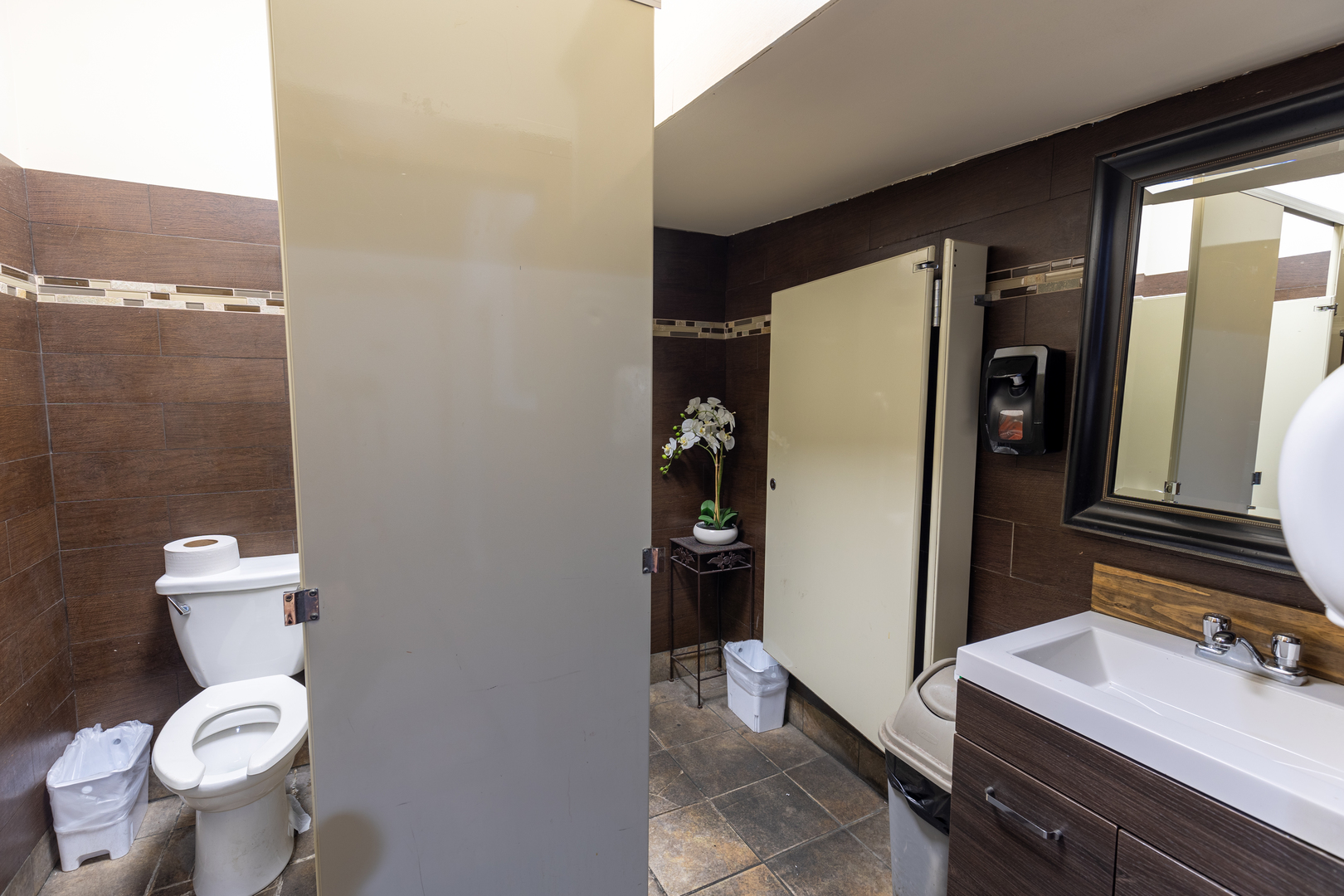 7815 Ogden Avenue, Lyons, IL 60534