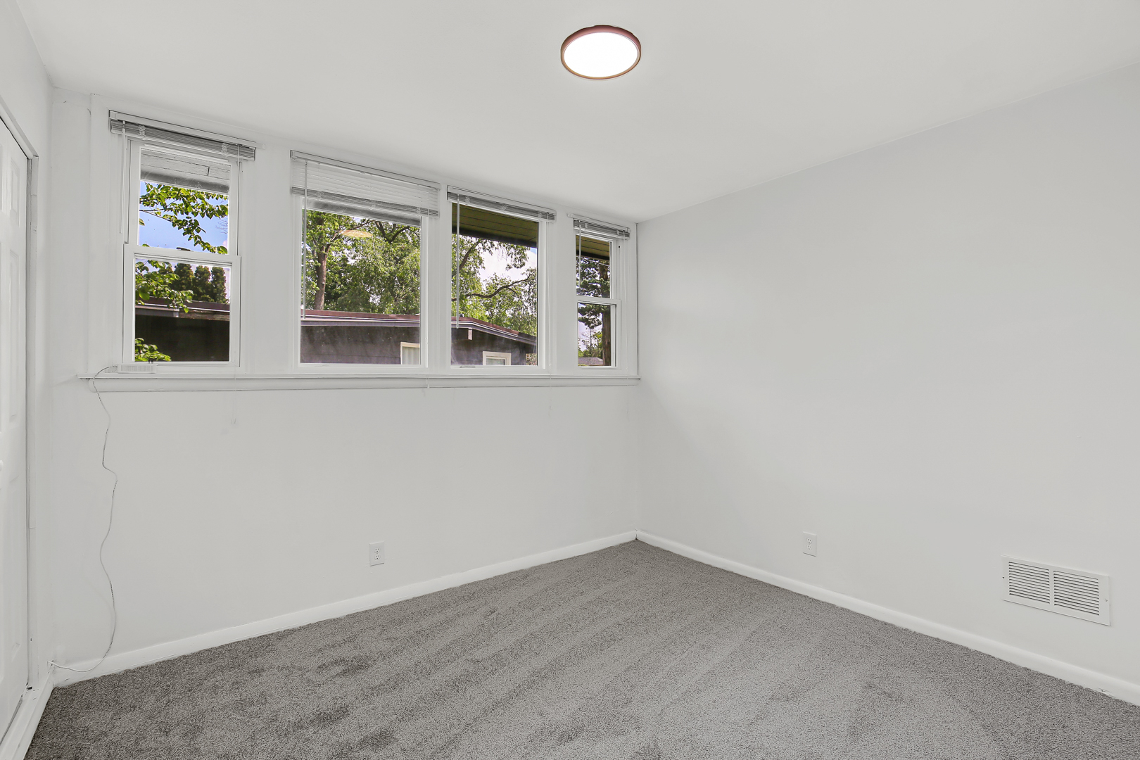 18548 Lyn Court, Homewood, IL 60430