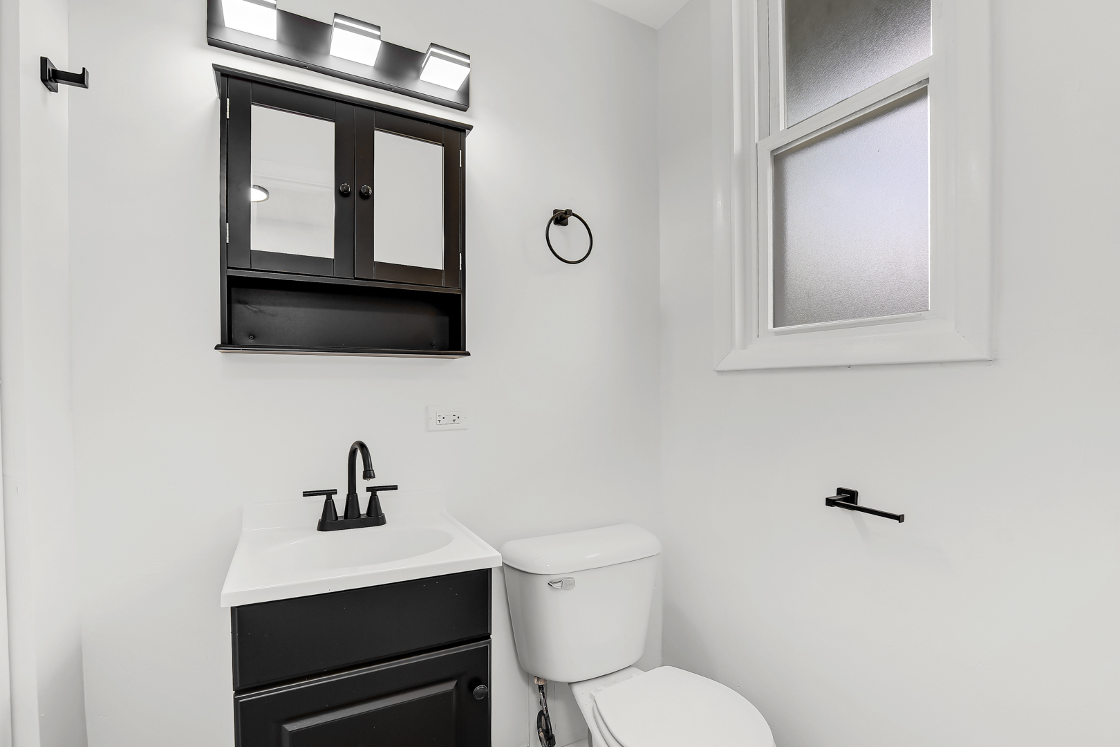 18548 Lyn Court, Homewood, IL 60430