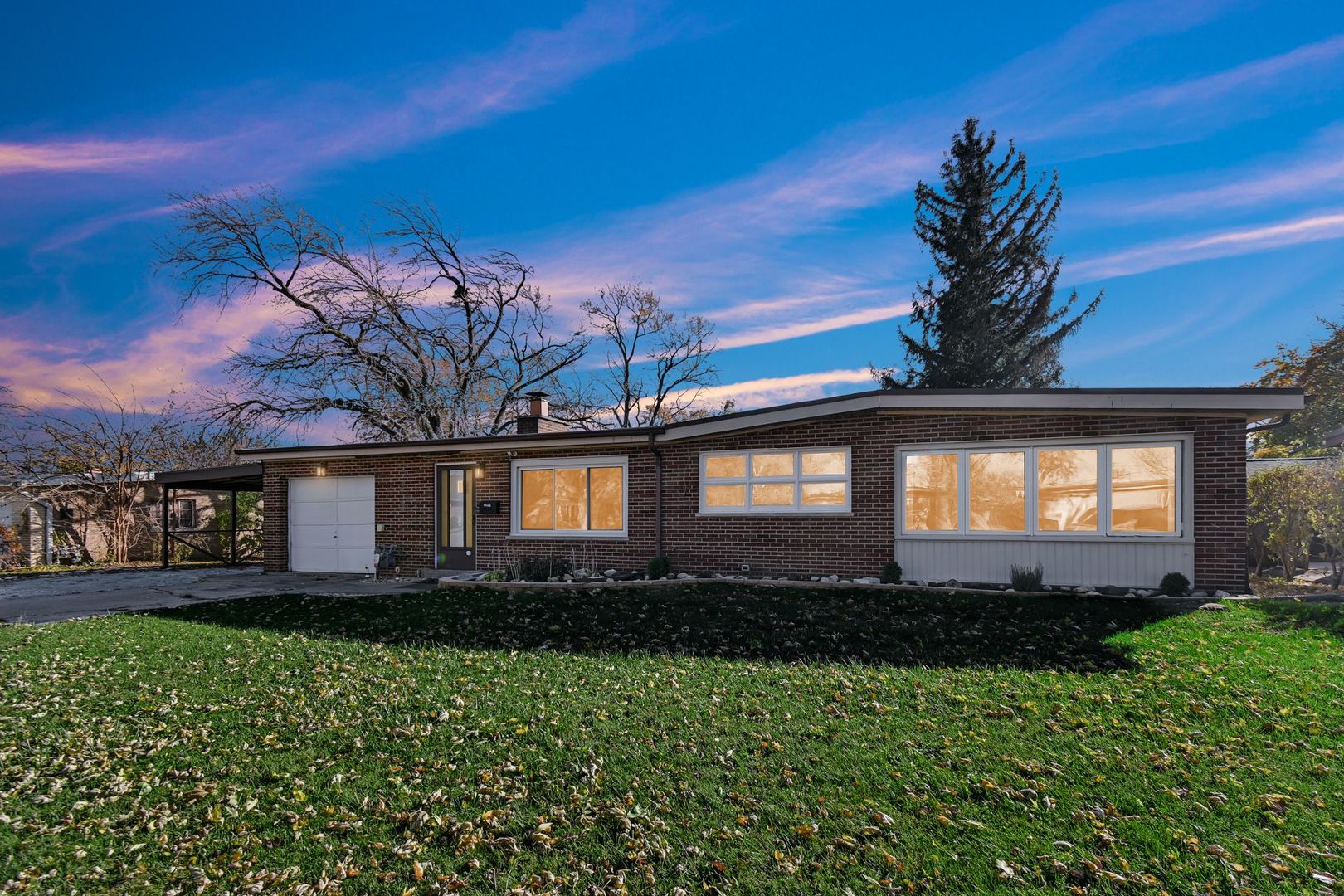 7943 W 97th Place, Hickory Hills, IL 60457