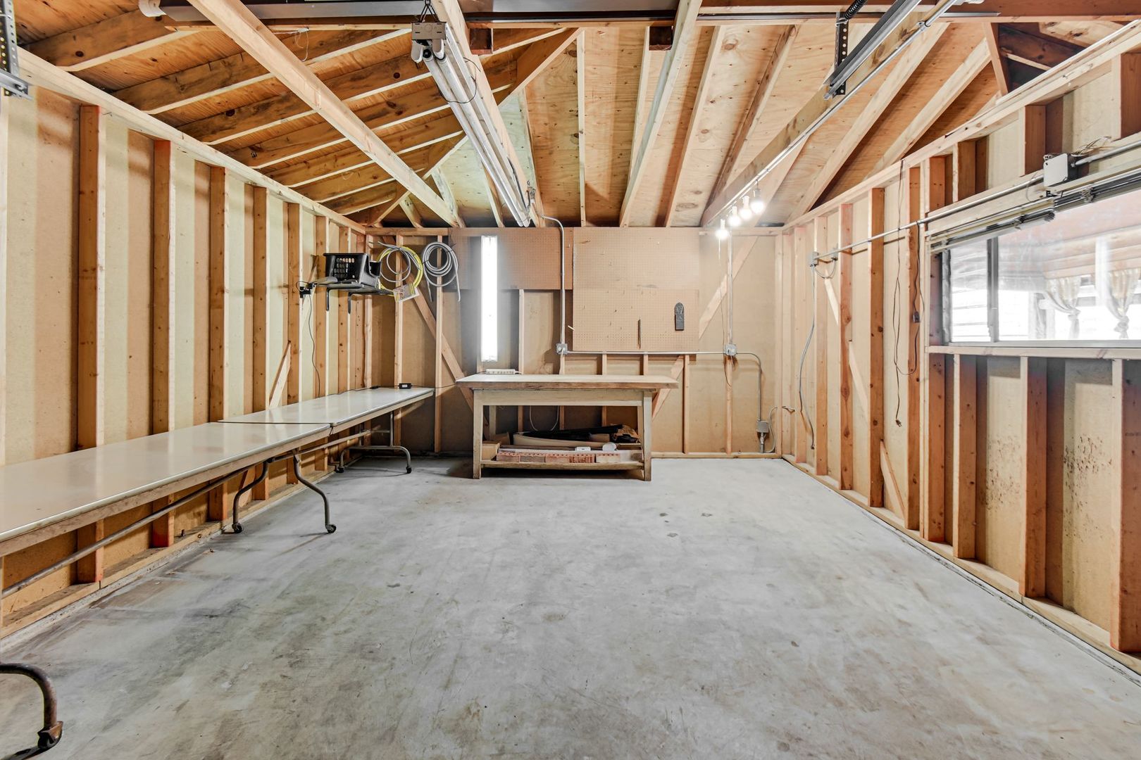 7943 W 97th Place, Hickory Hills, IL 60457