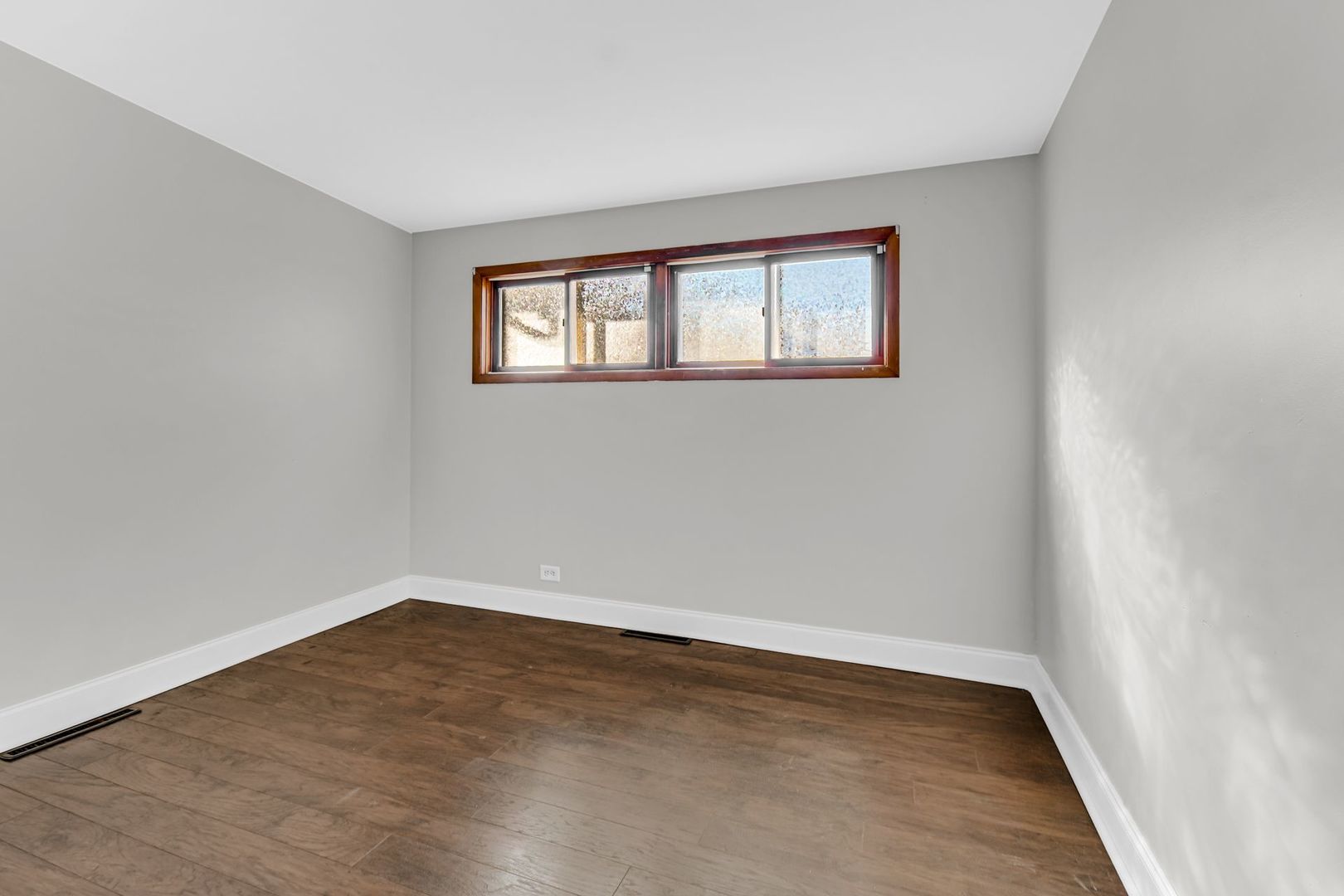 7943 W 97th Place, Hickory Hills, IL 60457