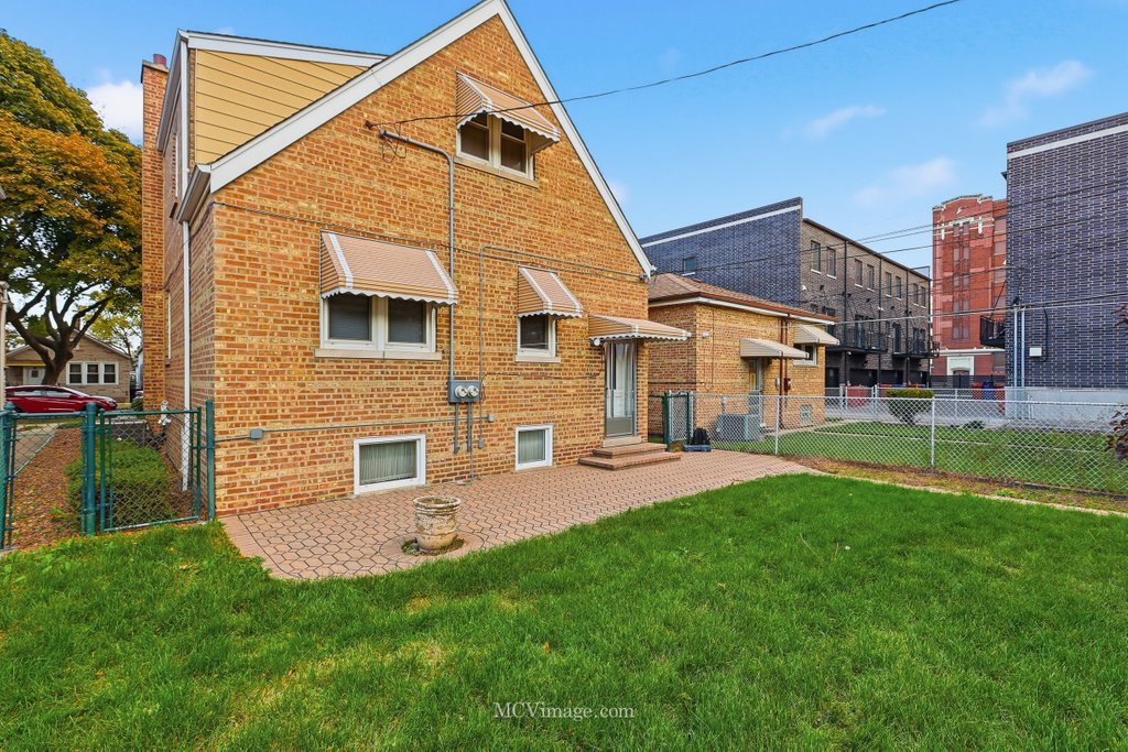 3840 S Wolcott Avenue #2, Chicago, IL 60609