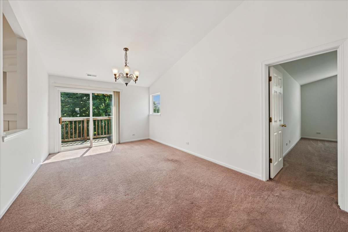 973 Parkhill Circle #973, Aurora, IL 60502