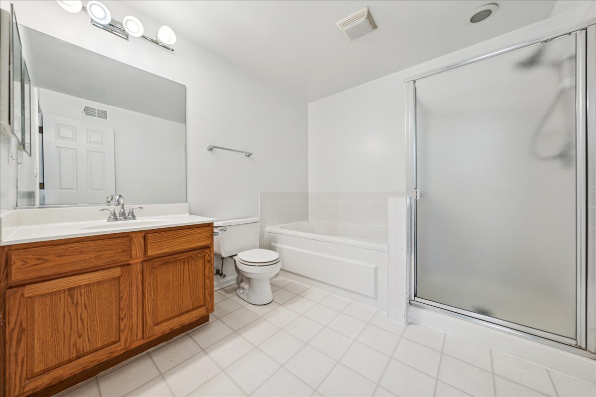 973 Parkhill Circle #973, Aurora, IL 60502