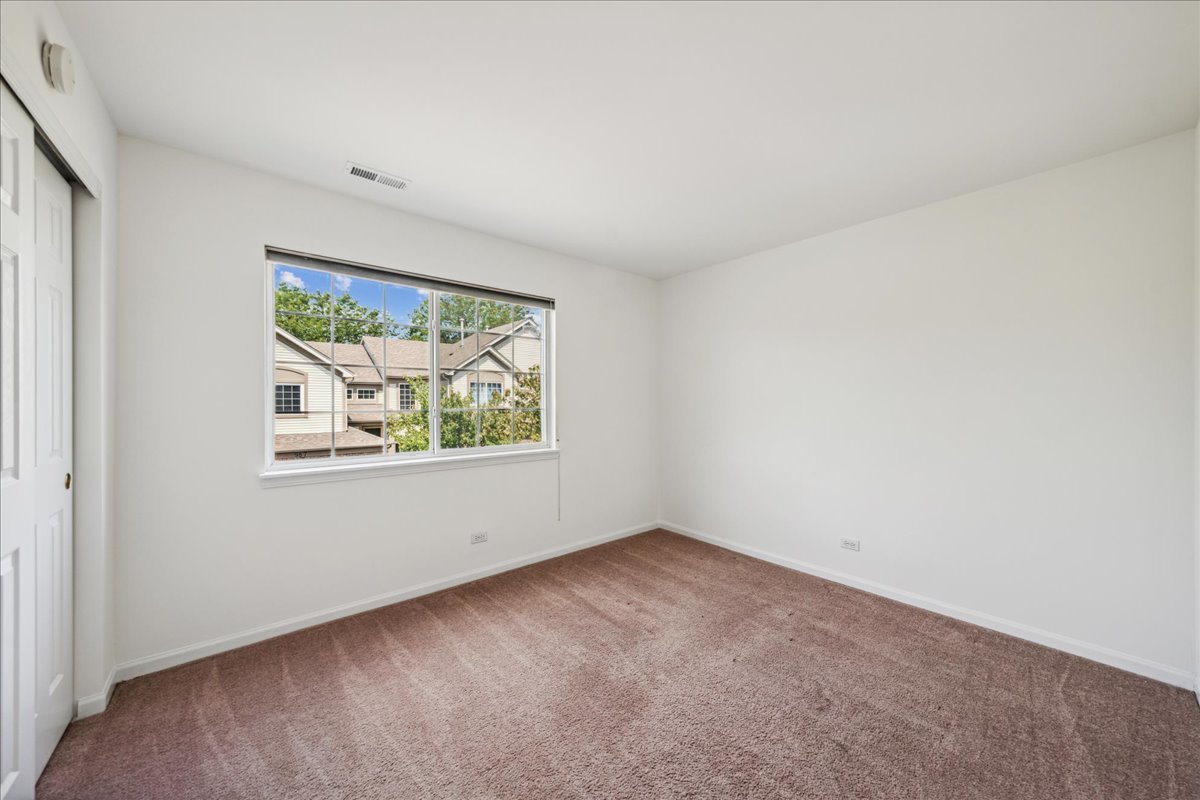 973 Parkhill Circle #973, Aurora, IL 60502