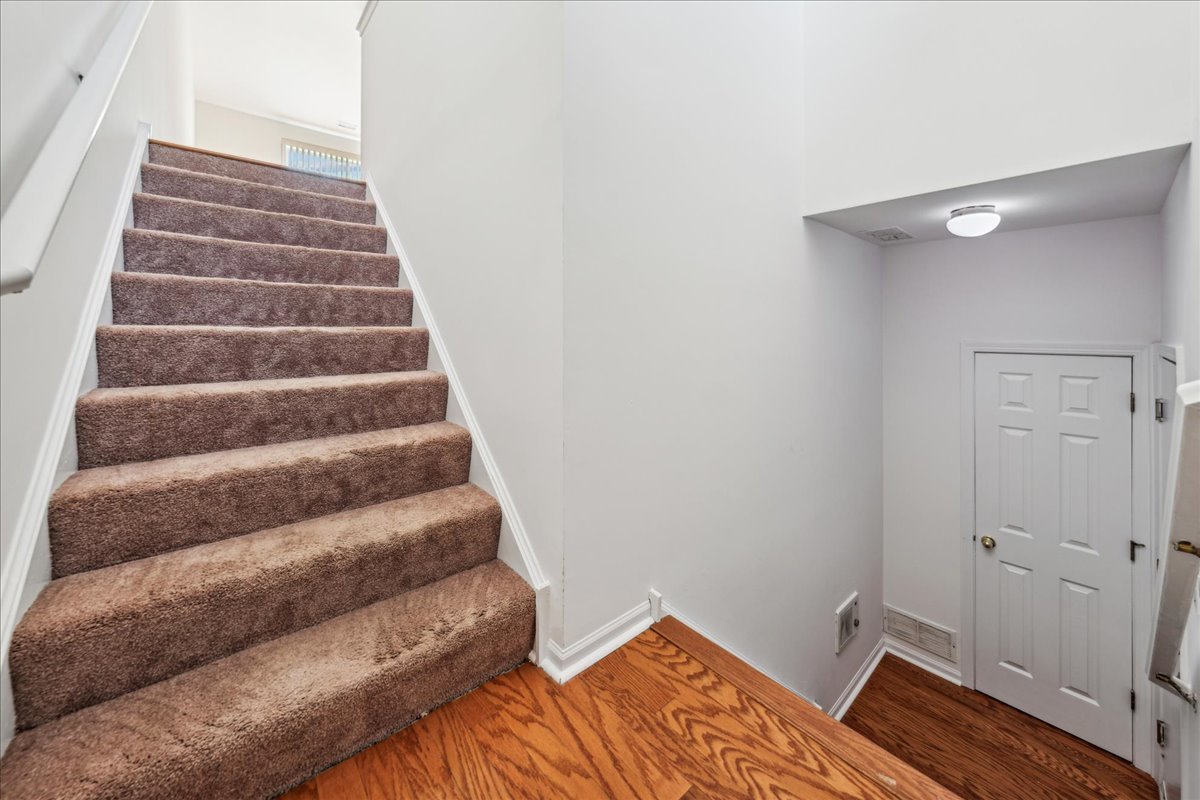 973 Parkhill Circle #973, Aurora, IL 60502