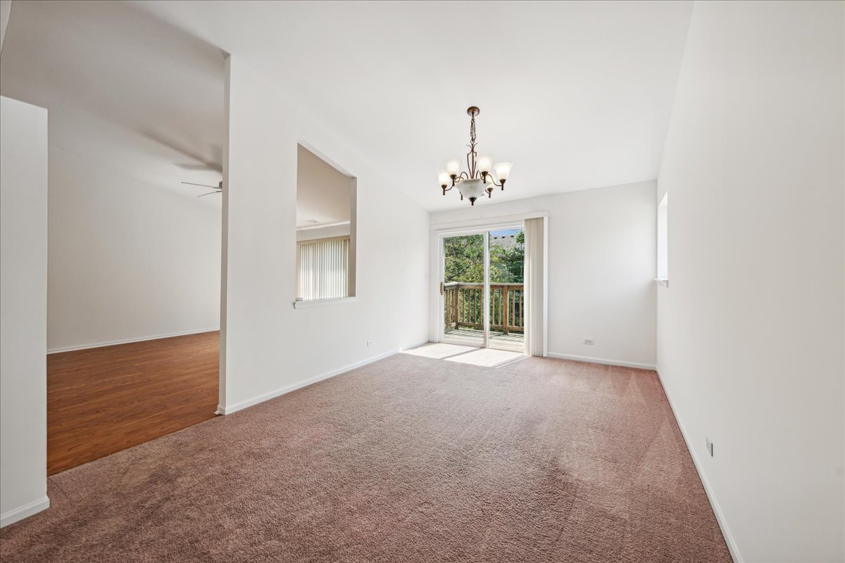 973 Parkhill Circle #973, Aurora, IL 60502