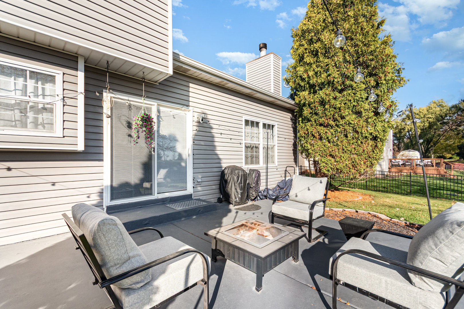 714 Pinehurst Lane, Oswego, IL 60543