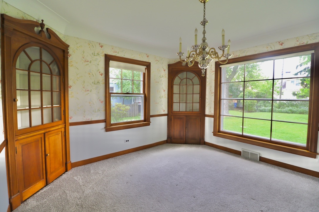 1111 S Washington Avenue, Park Ridge, IL 60068