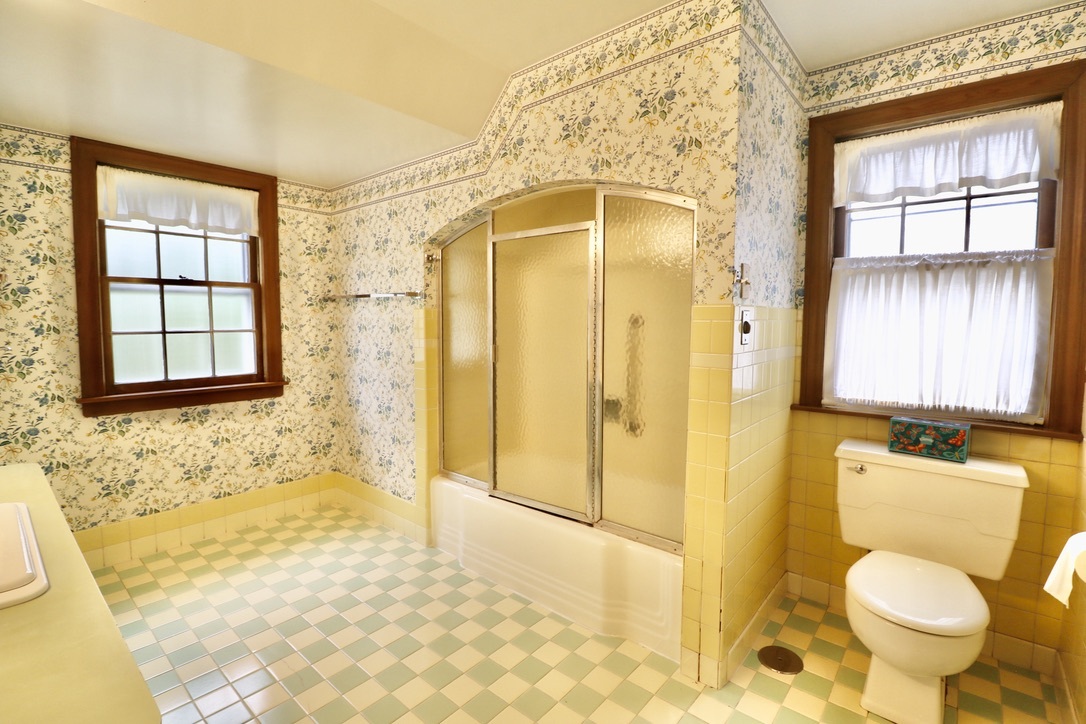 1111 S Washington Avenue, Park Ridge, IL 60068