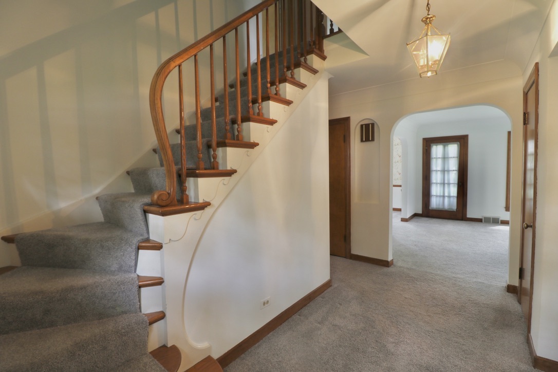 1111 S Washington Avenue, Park Ridge, IL 60068