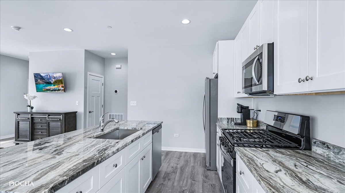 1220 Gillespie Lane, Yorkville, IL 60560