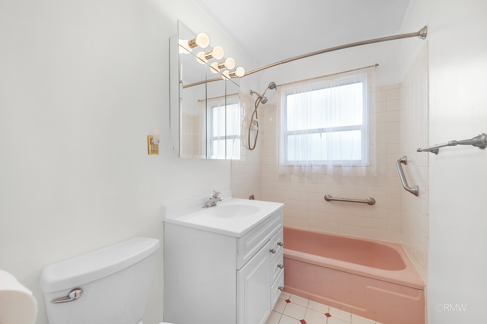 2303 Fulle Street, Rolling Meadows, IL 60008