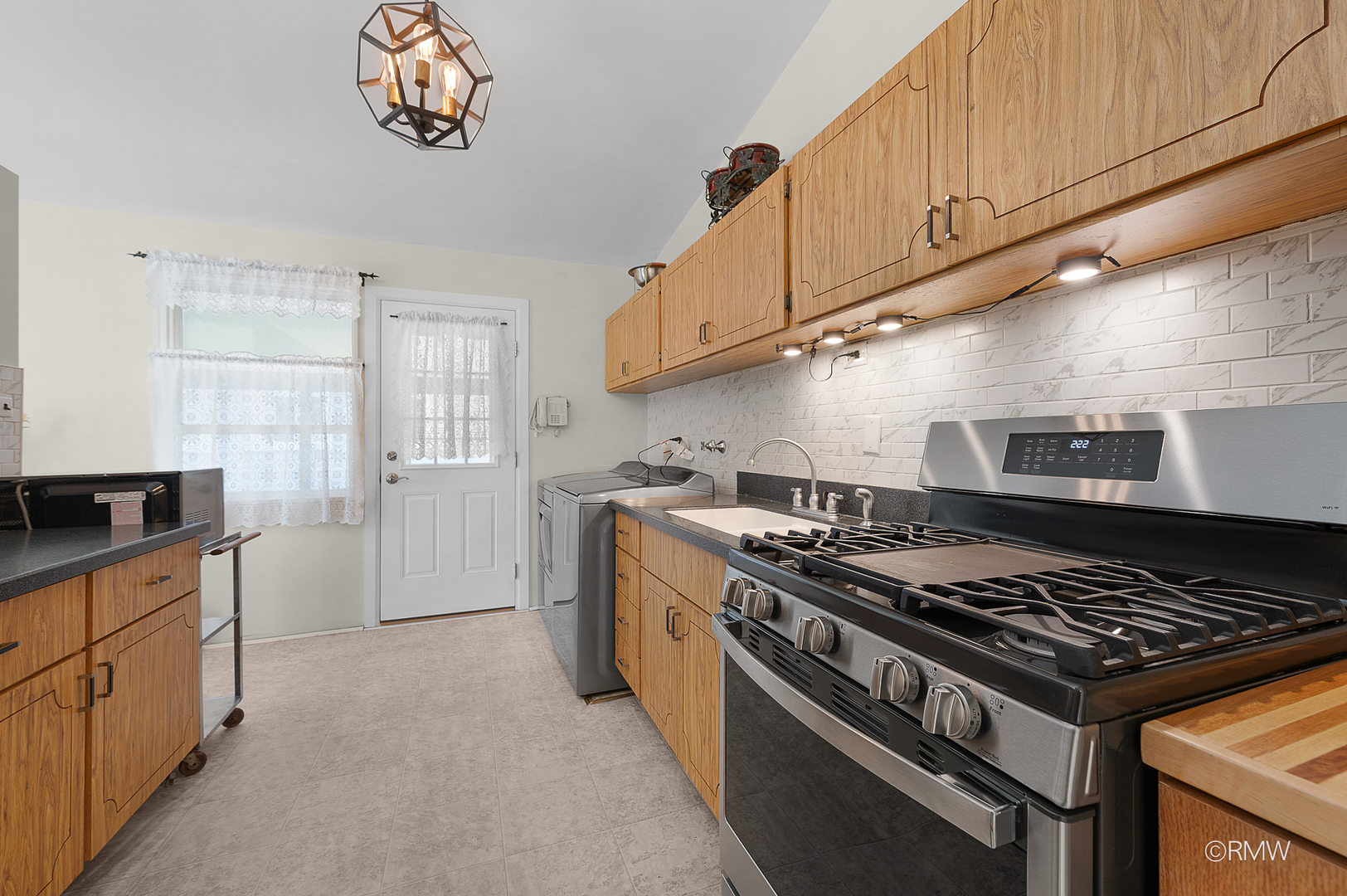 2303 Fulle Street, Rolling Meadows, IL 60008