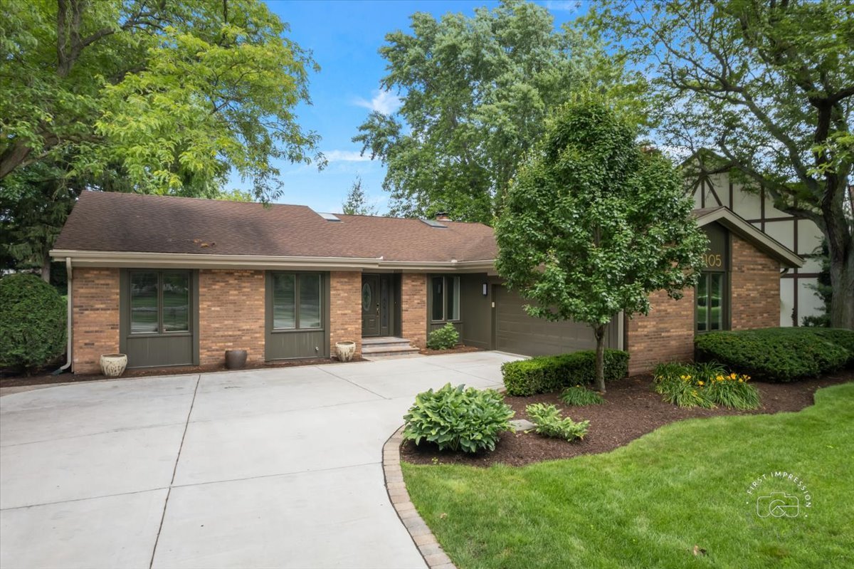 1105 W Bauer Road, Naperville, IL 60563