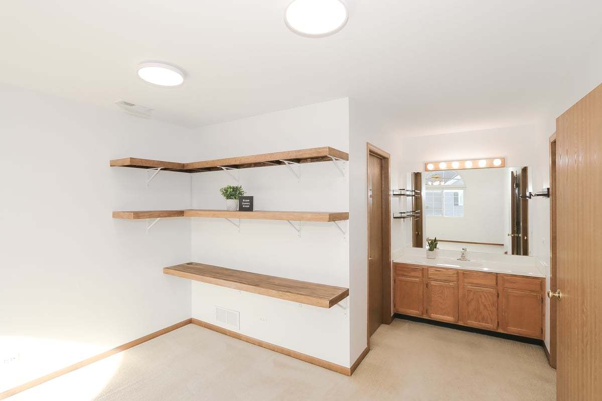 437 Village Creek Drive #437, Lake In The Hills, IL 60156