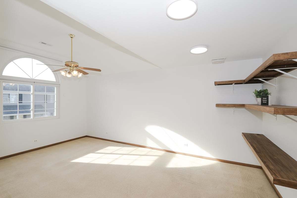 437 Village Creek Drive #437, Lake In The Hills, IL 60156