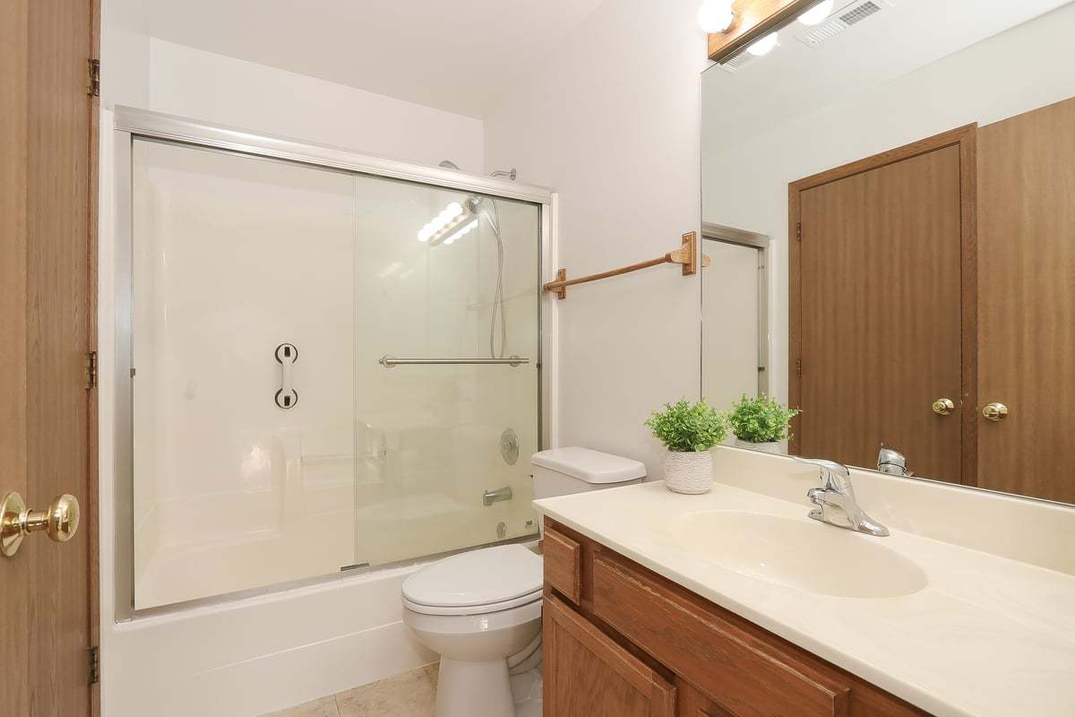 437 Village Creek Drive #437, Lake In The Hills, IL 60156