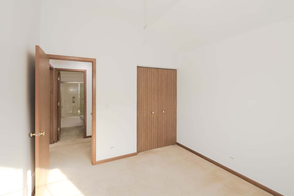 437 Village Creek Drive #437, Lake In The Hills, IL 60156