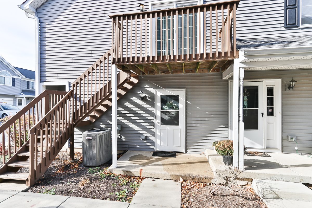 437 Village Creek Drive #437, Lake In The Hills, IL 60156