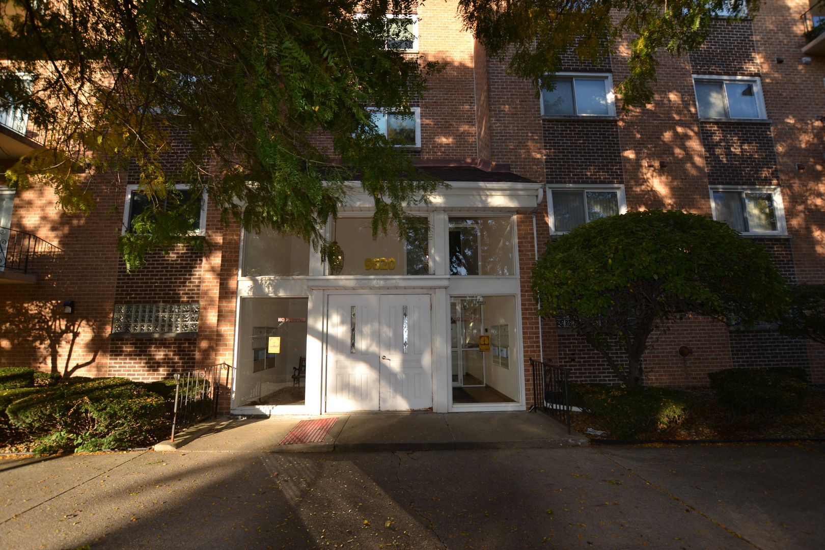 9620 S Komensky Avenue #305, Oak Lawn, IL 60453