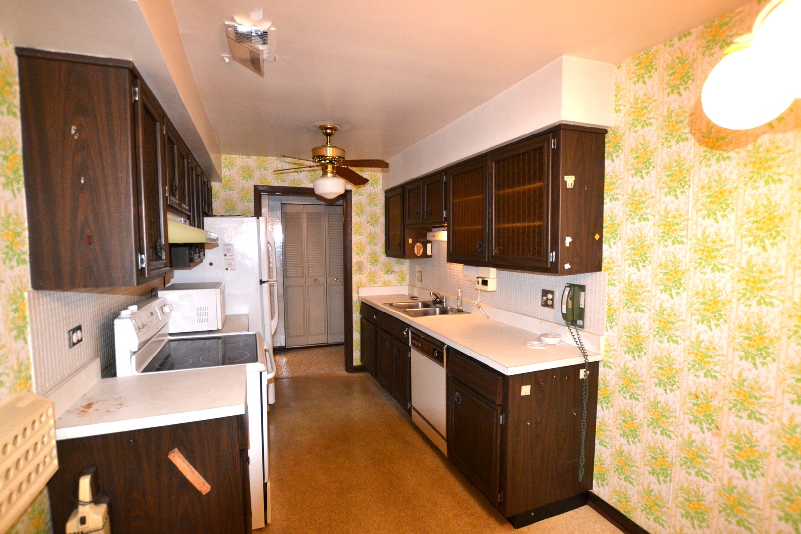 9620 S Komensky Avenue #305, Oak Lawn, IL 60453