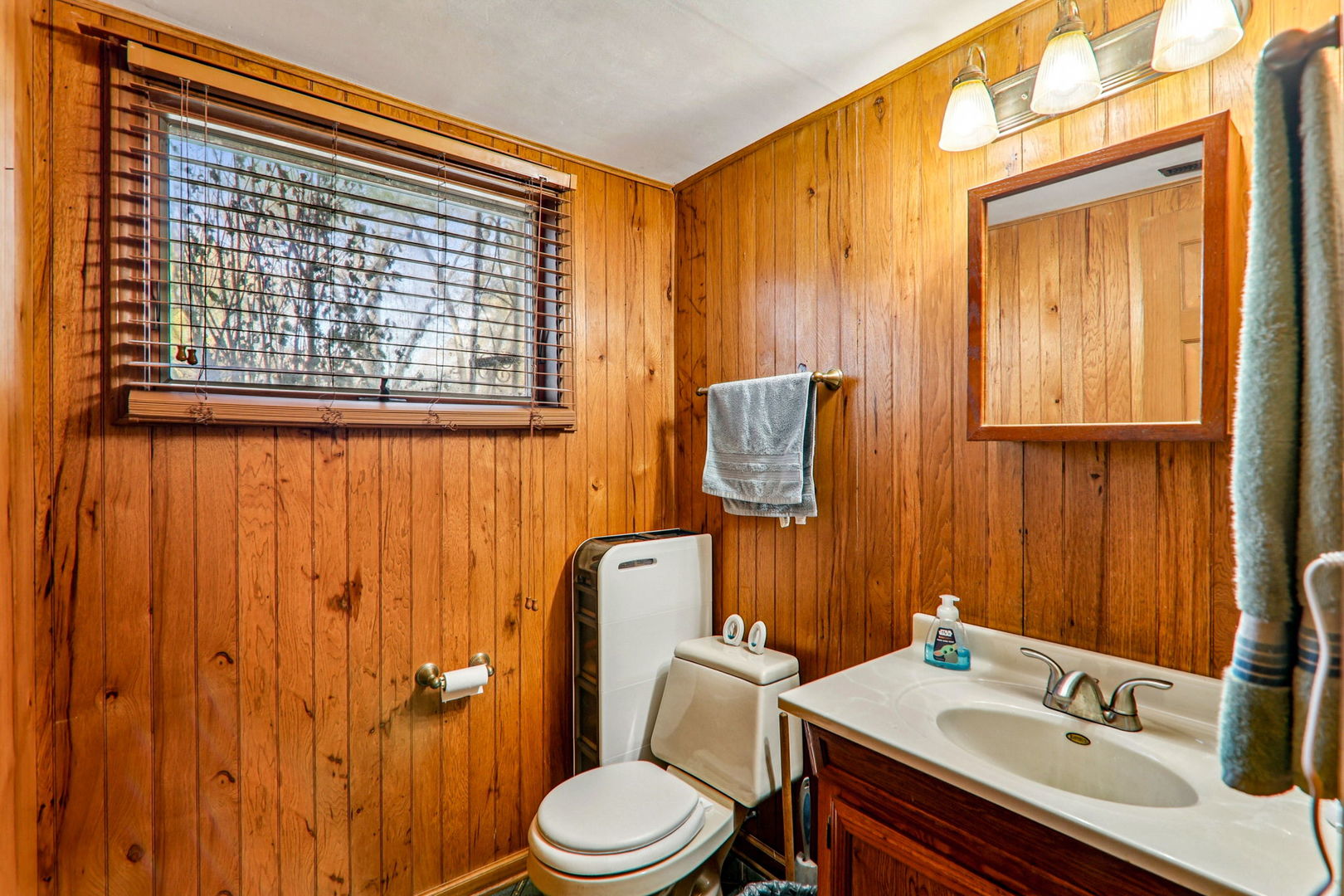 18637 W Karen Lane, Gurnee, IL 60031