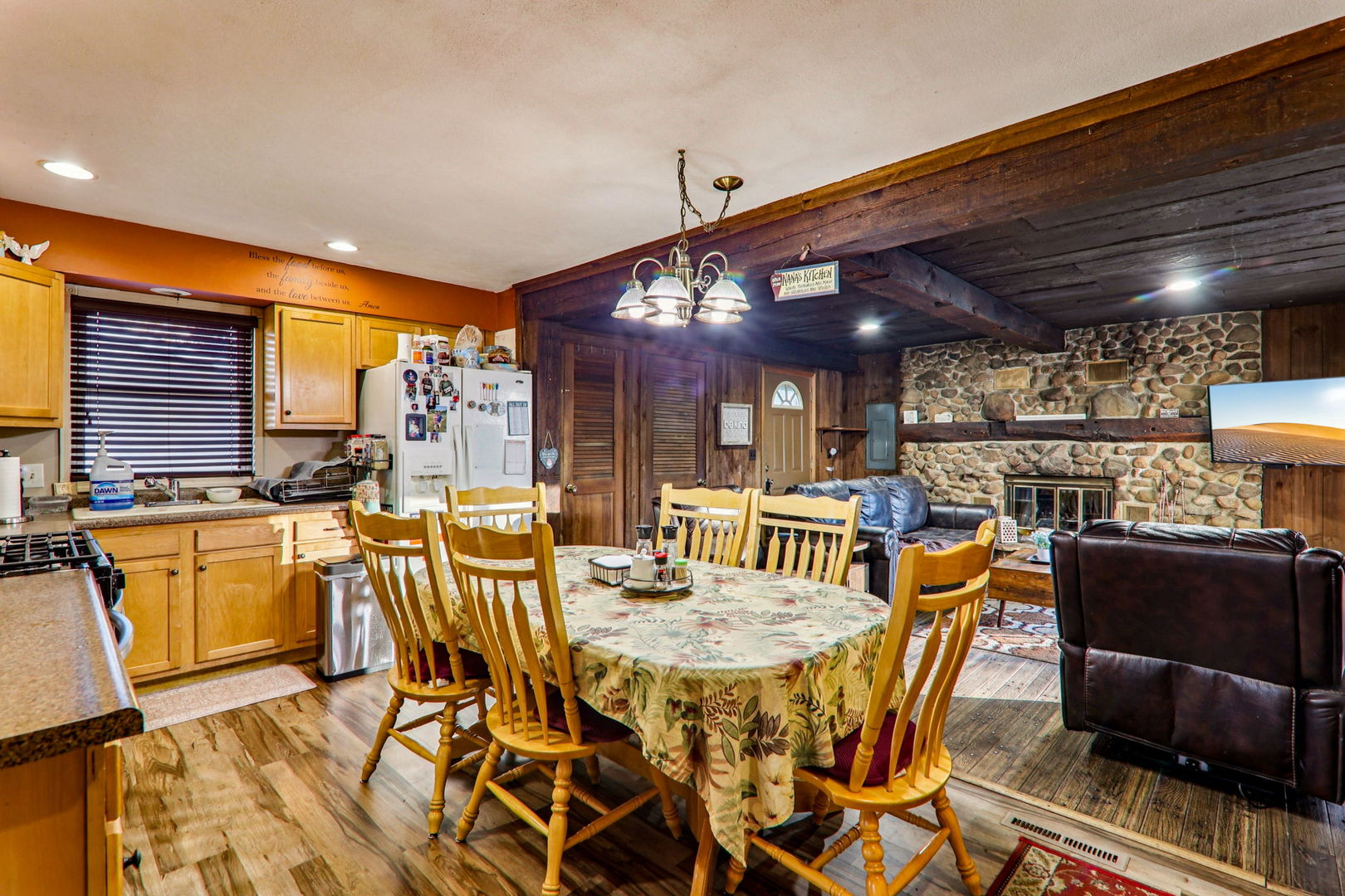 18637 W Karen Lane, Gurnee, IL 60031