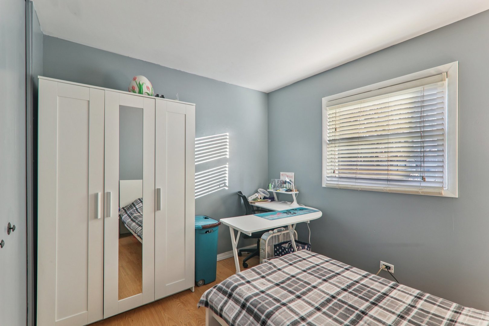 18637 W Karen Lane, Gurnee, IL 60031