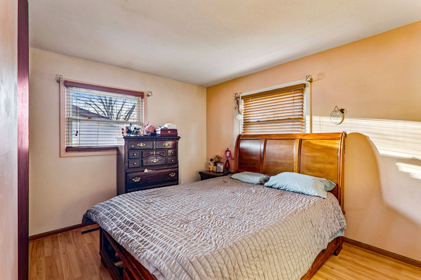 18637 W Karen Lane, Gurnee, IL 60031