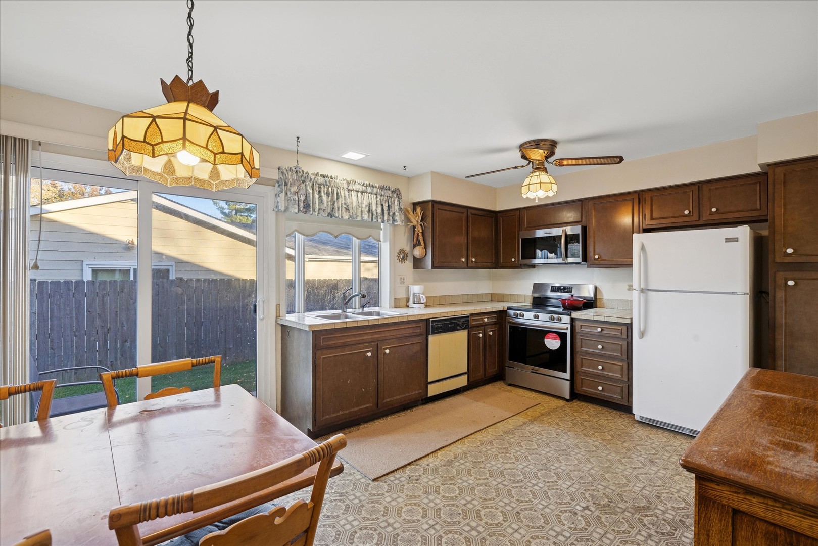 46 E Country Club Court, Palatine, IL 60067