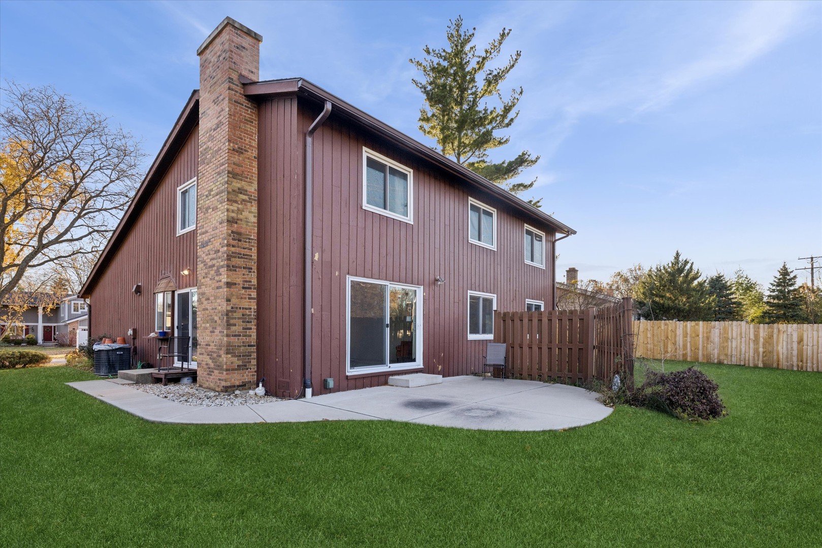 46 E Country Club Court, Palatine, IL 60067