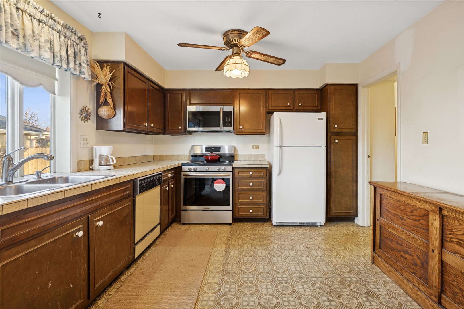 46 E Country Club Court, Palatine, IL 60067