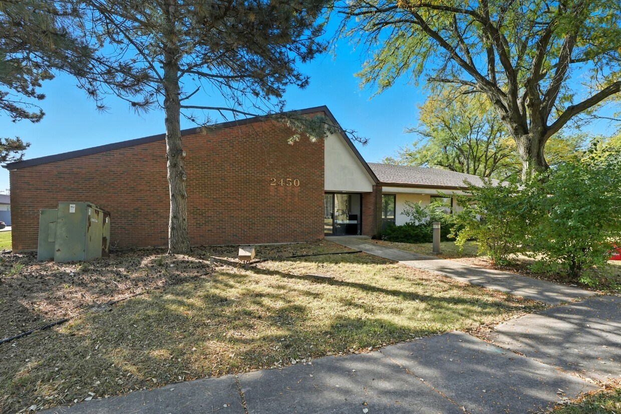 2450 Glenwood Avenue, Joliet, IL 60435