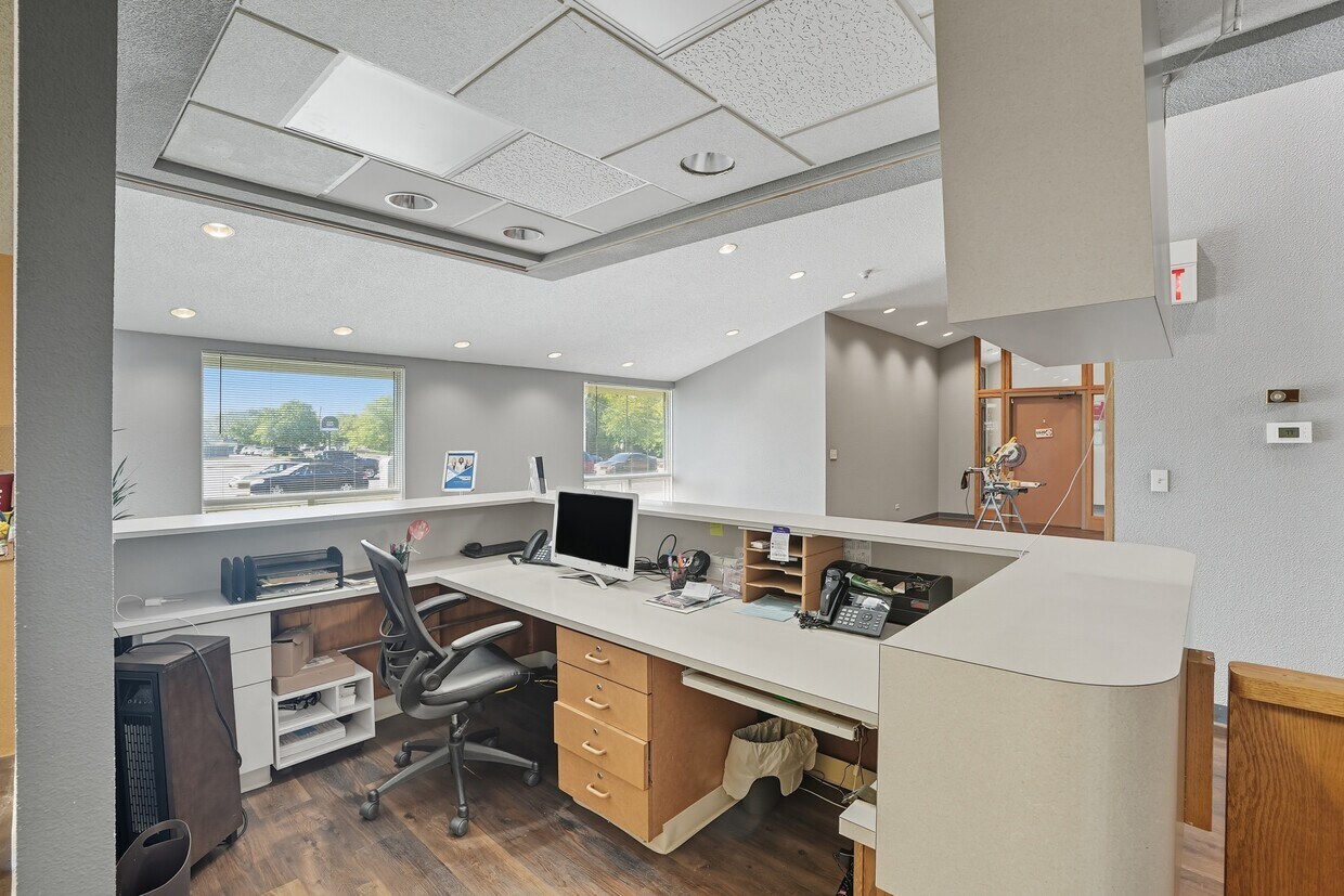 2450 Glenwood Avenue, Joliet, IL 60435