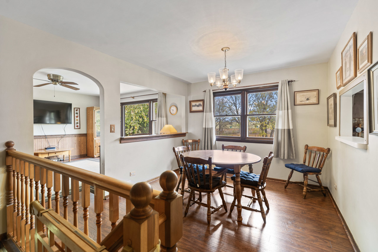 10820 Bonnie Brae Road, Huntley, IL 60142