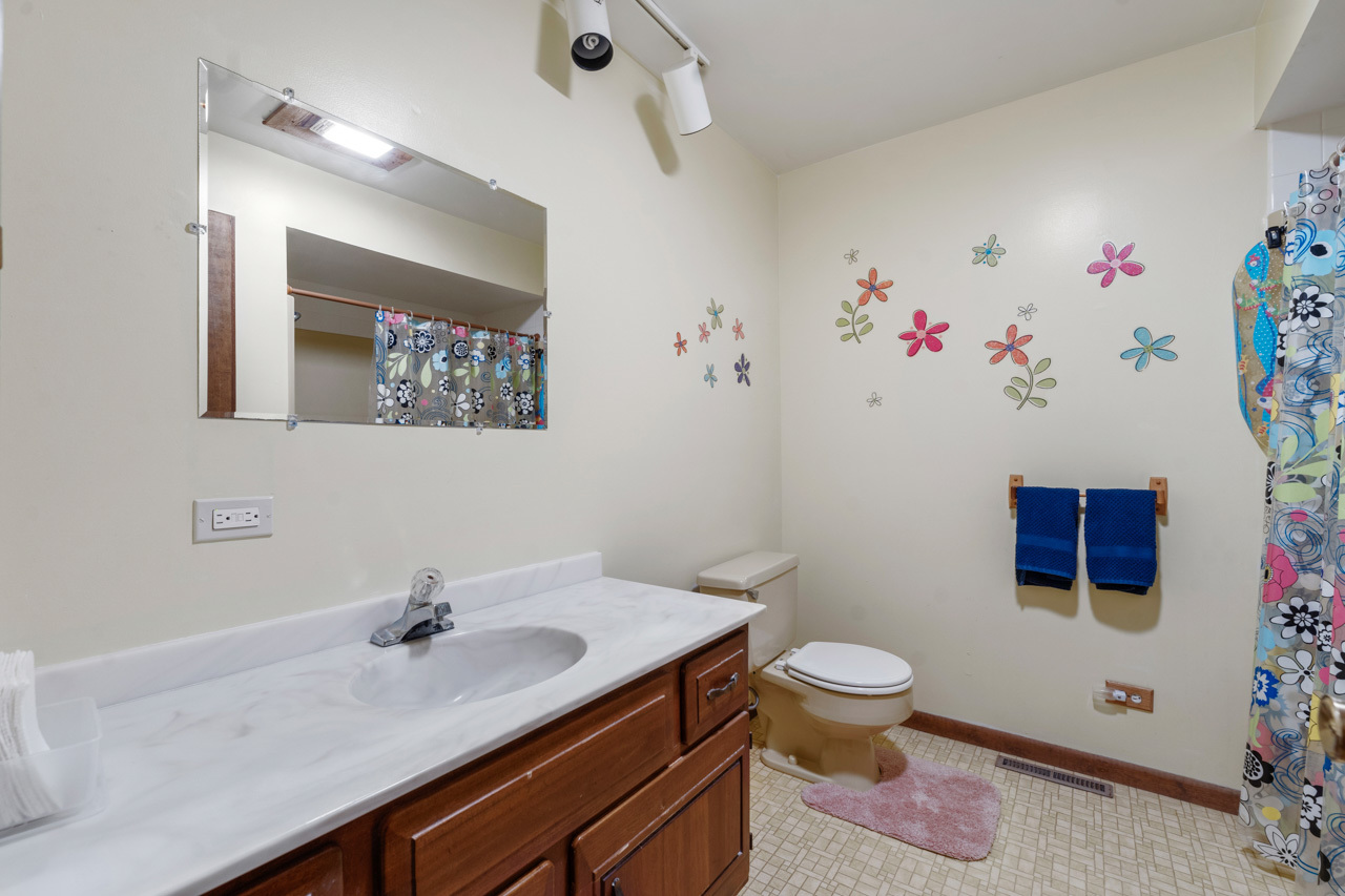 10820 Bonnie Brae Road, Huntley, IL 60142