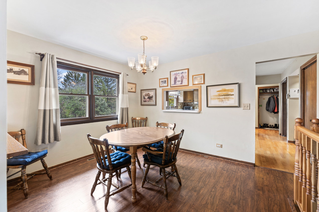 10820 Bonnie Brae Road, Huntley, IL 60142