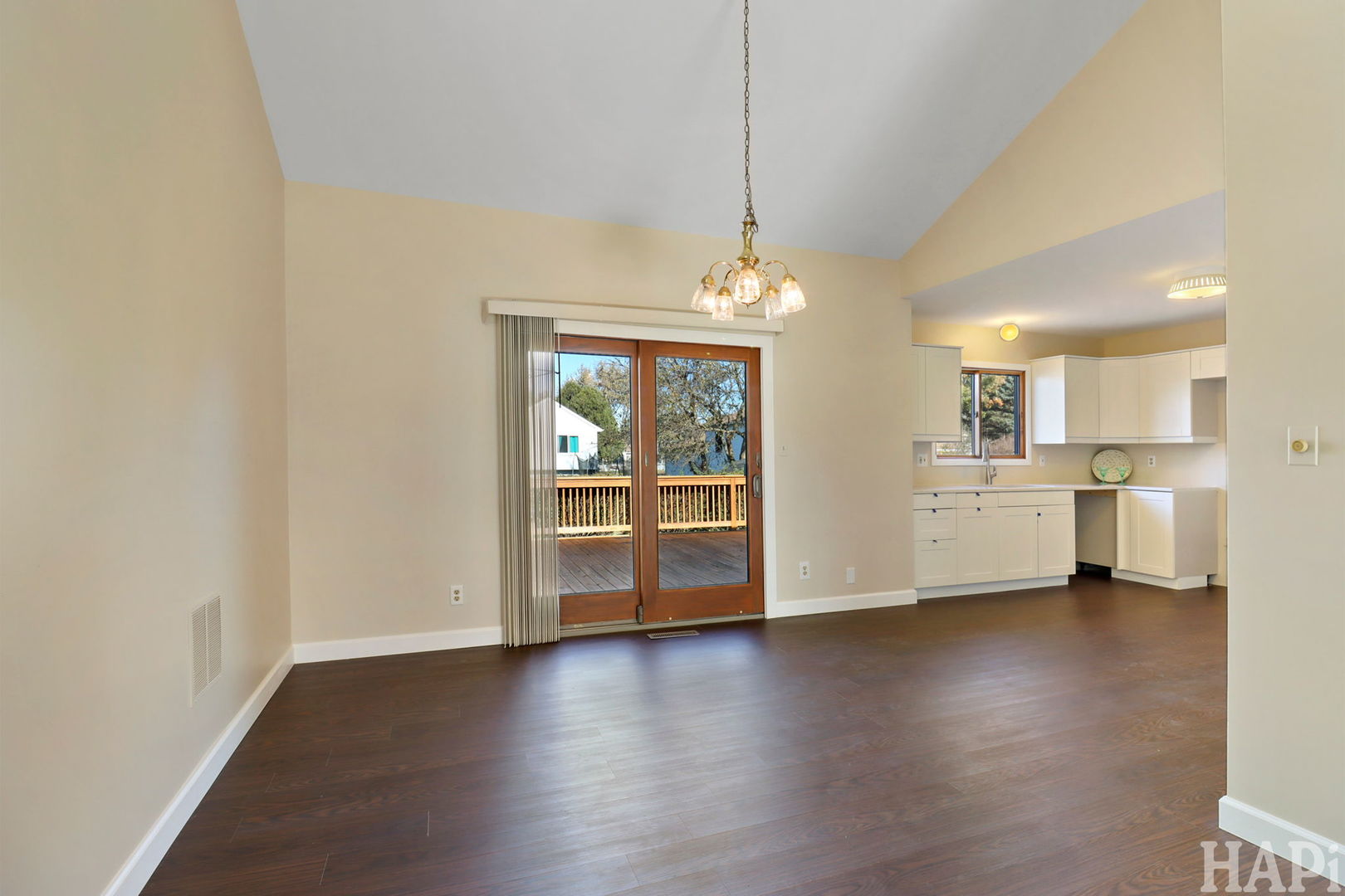 5518 W Chasefield Circle, McHenry, IL 60050