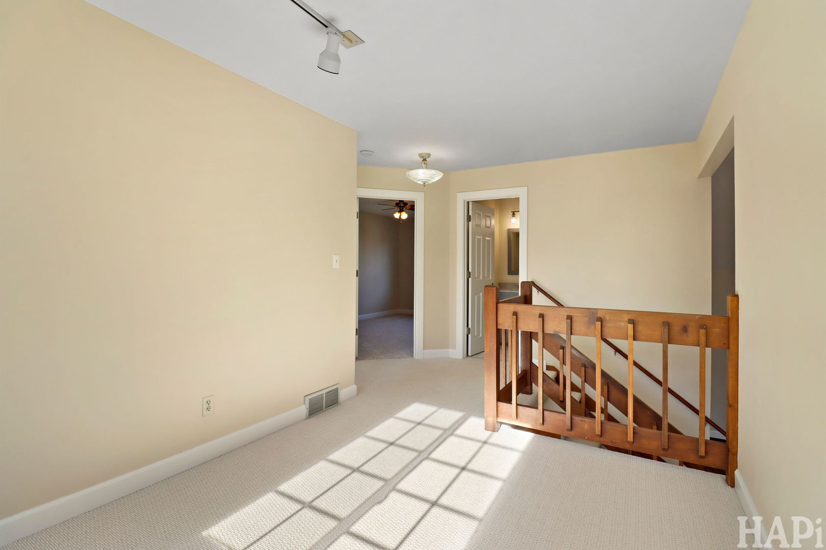 5518 W Chasefield Circle, McHenry, IL 60050