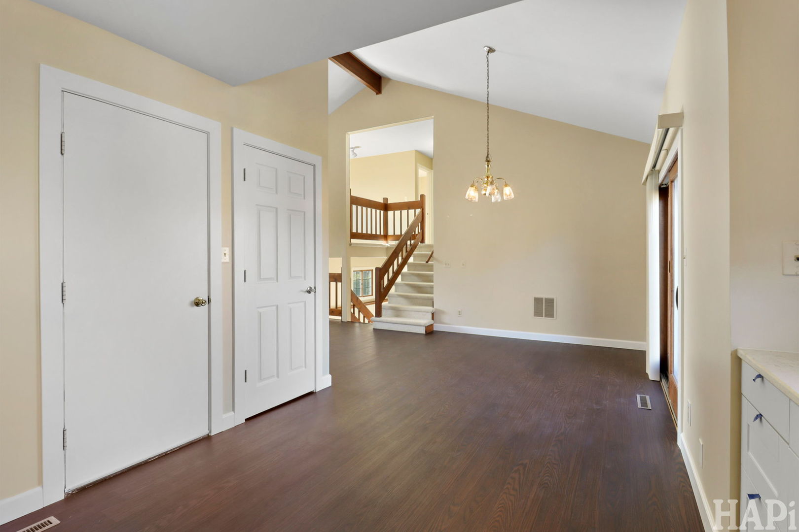 5518 W Chasefield Circle, McHenry, IL 60050