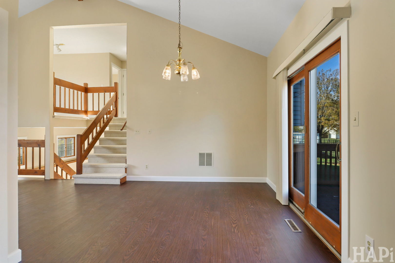 5518 W Chasefield Circle, McHenry, IL 60050