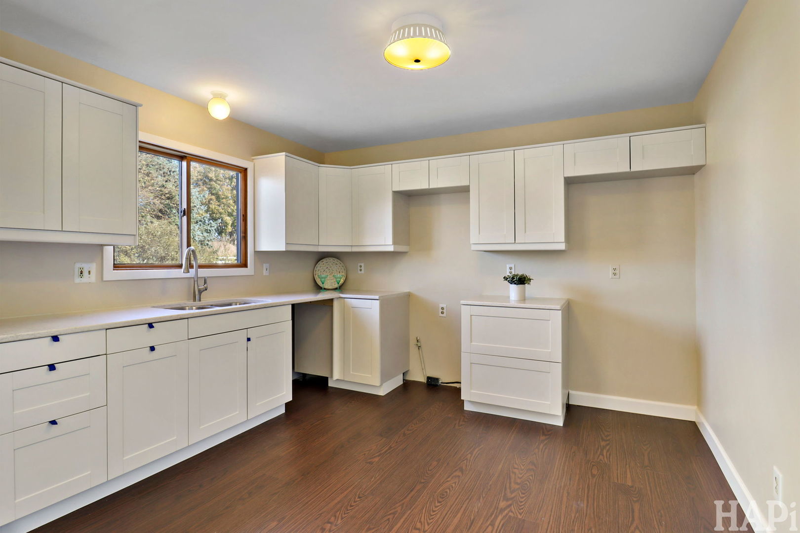 5518 W Chasefield Circle, McHenry, IL 60050