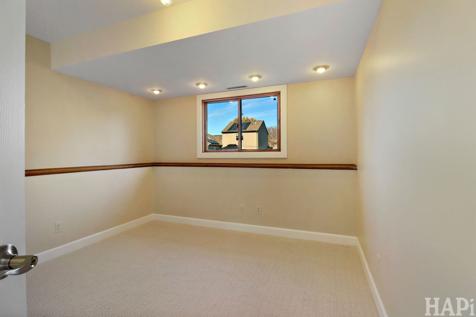 5518 W Chasefield Circle, McHenry, IL 60050