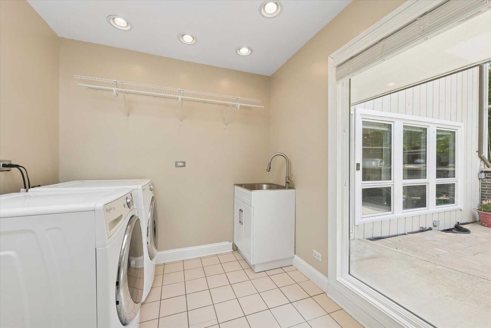 1136 Barneswood Drive, Downers Grove, IL 60515