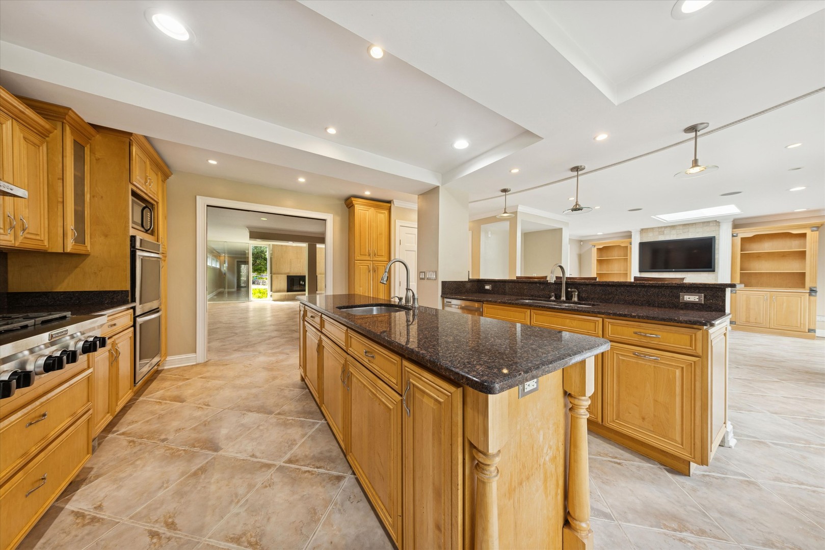 1136 Barneswood Drive, Downers Grove, IL 60515