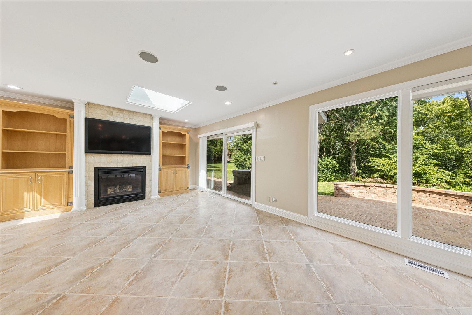 1136 Barneswood Drive, Downers Grove, IL 60515