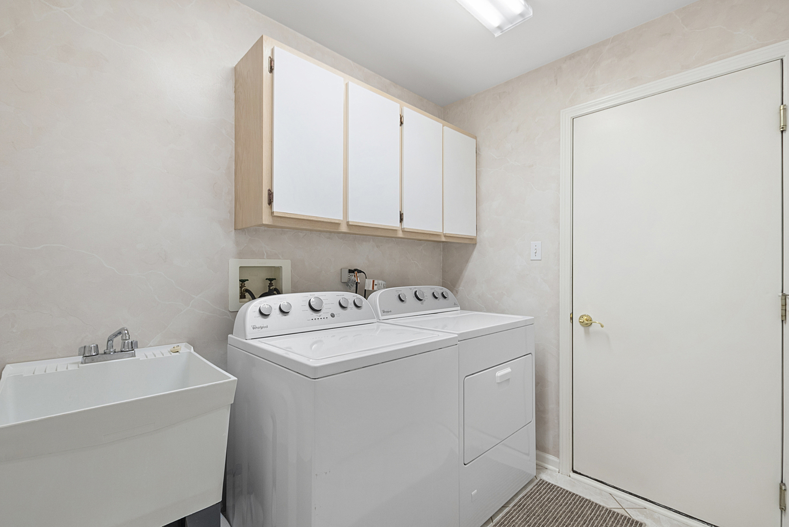 18332 Pond View Court, Tinley Park, IL 60477